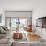 Lena Court - Spacious 3bdr, Views Apartment Limassol
