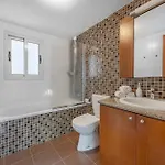 Lena Court - Spacious 3bdr, Views Apartment Limassol