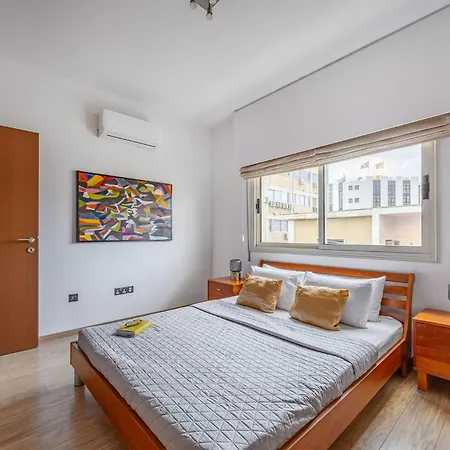 Lena Court - Spacious 3bdr, Views *