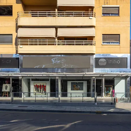 Lena Court - Spacious 3bdr, Views