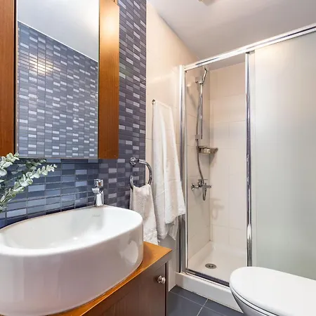 Apartman Lena Court - Spacious 3bdr, Views *