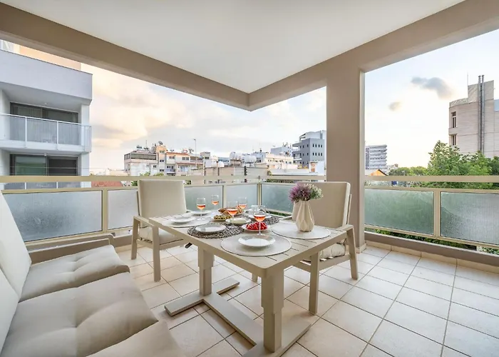 Lägenhet Lena Court - Spacious 3bdr, Views *