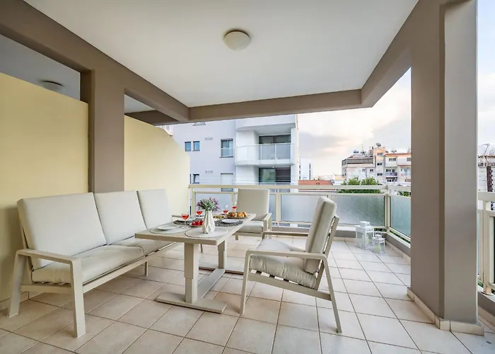 Lena Court - Spacious 3bdr, Views Lägenhet *