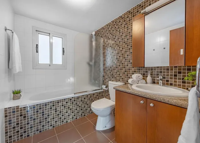 Lena Court - Spacious 3bdr, Views شقة ليماسول