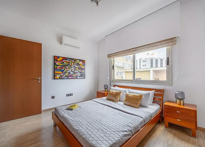 Lena Court - Spacious 3bdr, Views *