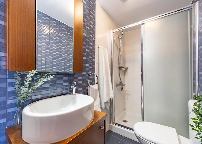 Lägenhet Lena Court - Spacious 3bdr, Views *